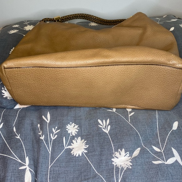 ✨LIGHTLY USED✨ LUXURY MICHAEL KORS SKORPIOS HOBO - Picture 3 of 7